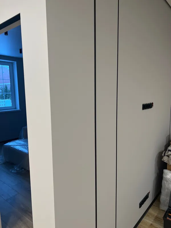 Полоса алюминиевая 10х1,5 мм черный/глянец 2,7 м