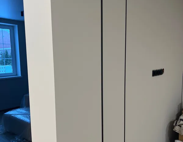 Полоса алюминиевая 10х1,5 мм черный/глянец 2,7 м