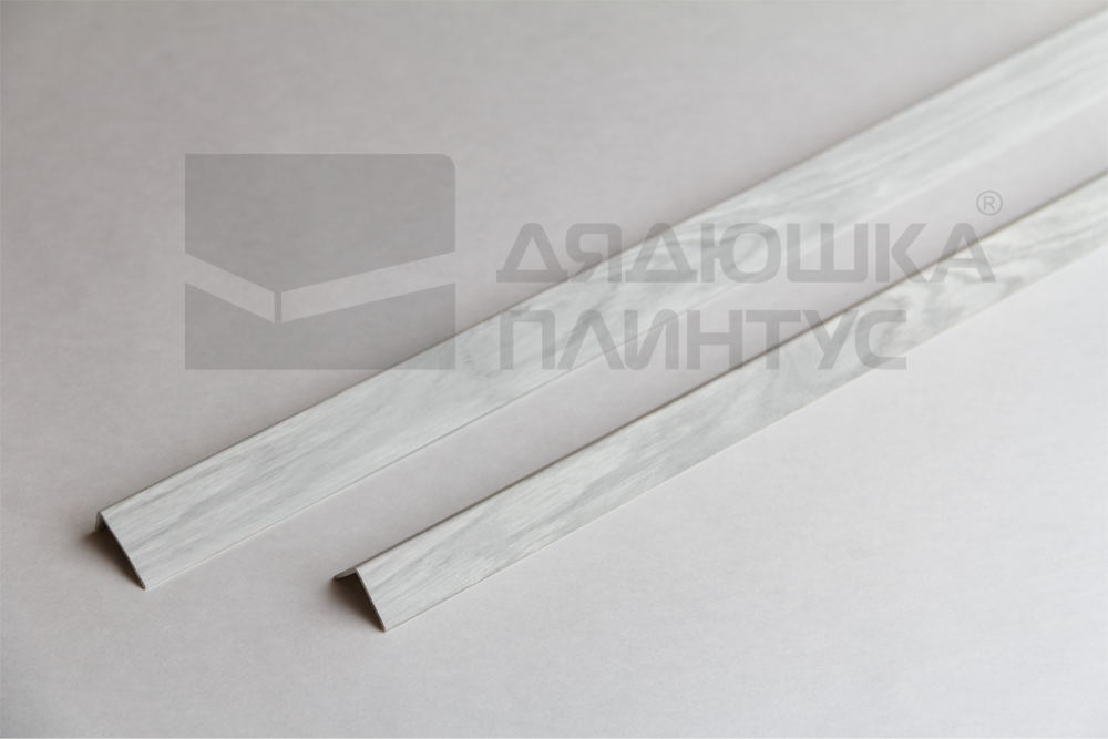Угол ПВХ 30*30*2,75 м 0087