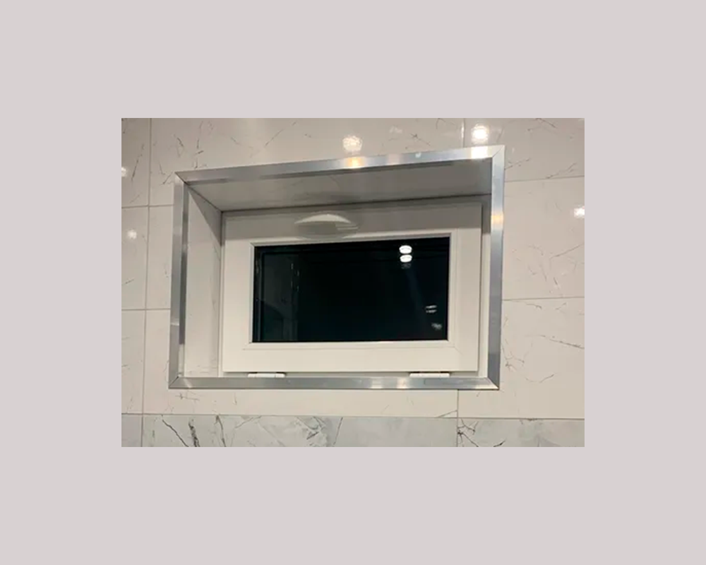 Уголок равнополочный 30х30 мм Уп 12.2000.502л Золото. Цена за 5 штук.