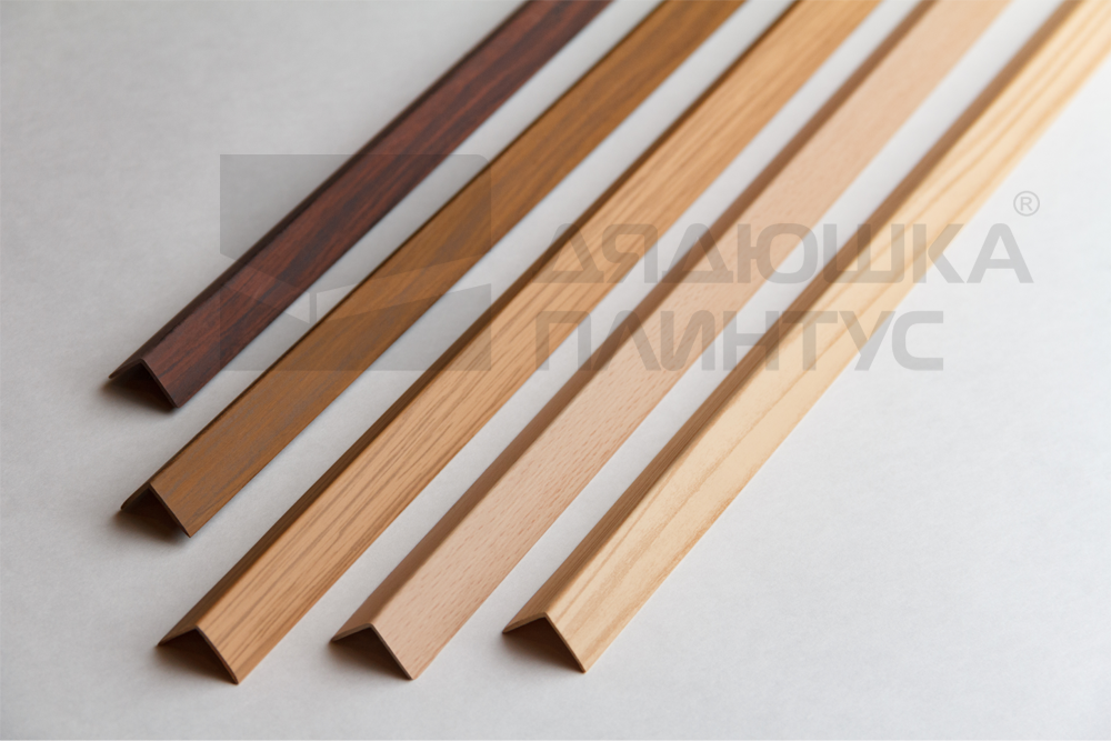 Угол ПВХ 30*30*2,75 м 0087